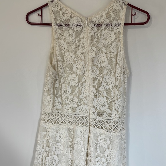 Cream dress - Picture 2 of 3